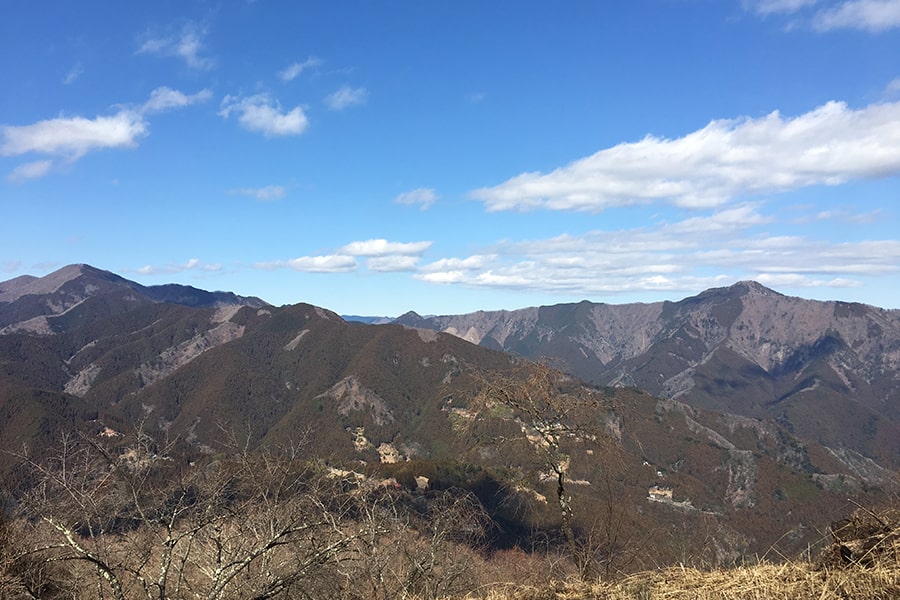 浅間尾根・浅間嶺展望台から眺める奥多摩の山々