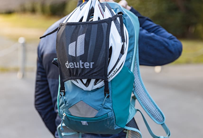 DEUTER ドイター race レース サイクルバックパック レインカバー付き