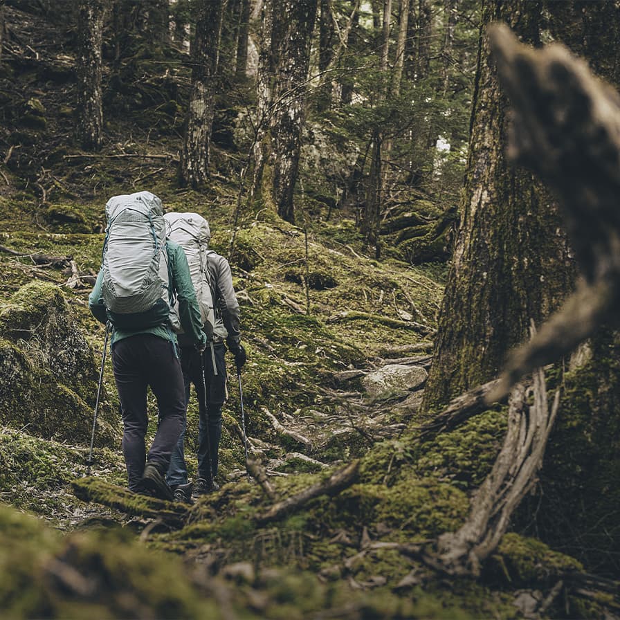 画像:エアコンタクトウルトラ登山シーン