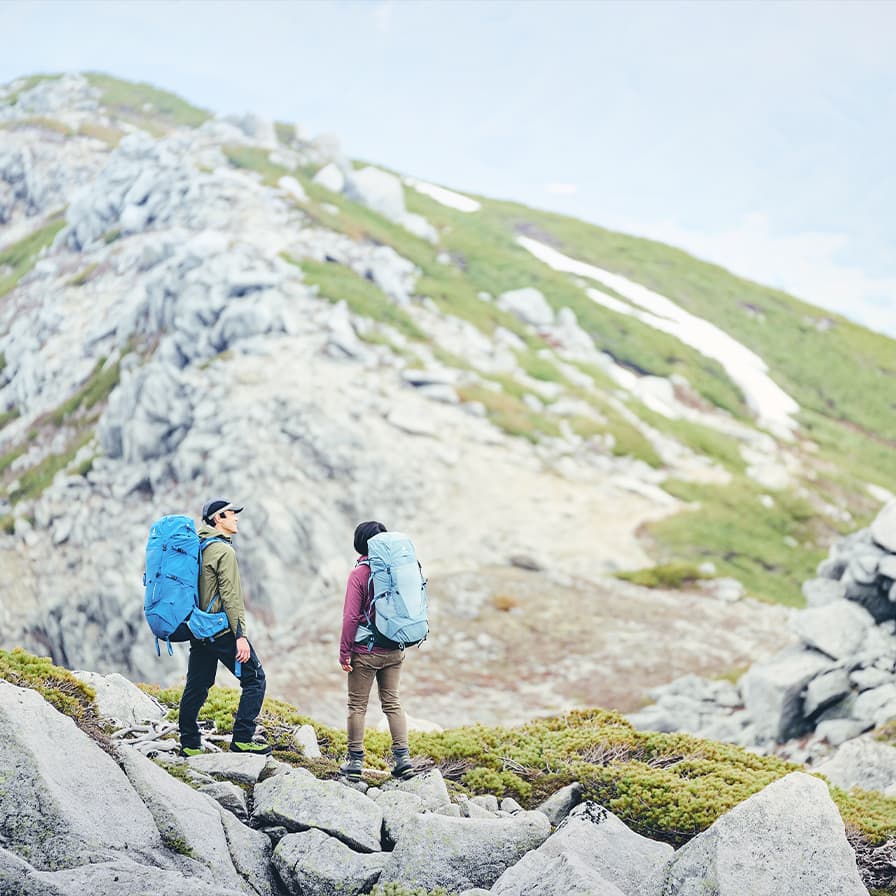 画像：エアコンタクトコア登山シーン