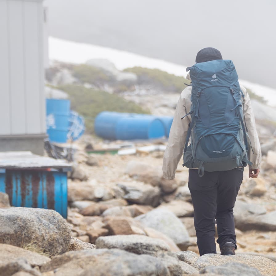 画像：エアコンタクトライト登山シーン