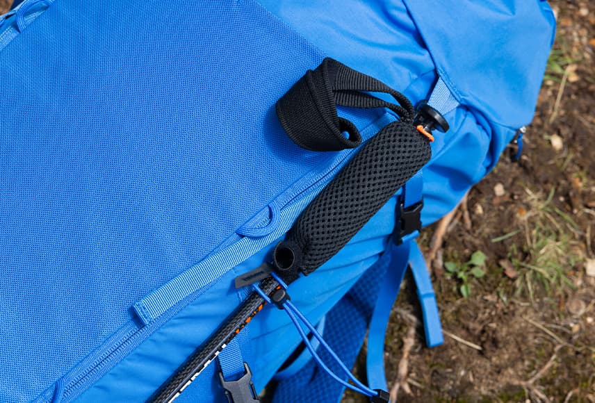 トレッキングポールホルダー